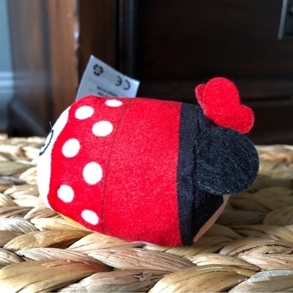 Disney: Tsum Tsum: Minnie Mouse mini plush - Picture 4 of 5
